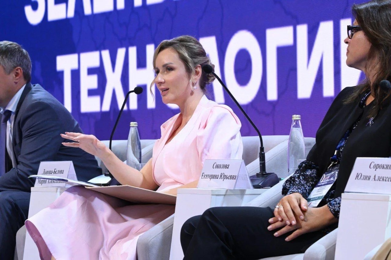 Львова-Белова призвала присваивать сертификат «Семьям рады» паркам и дворам