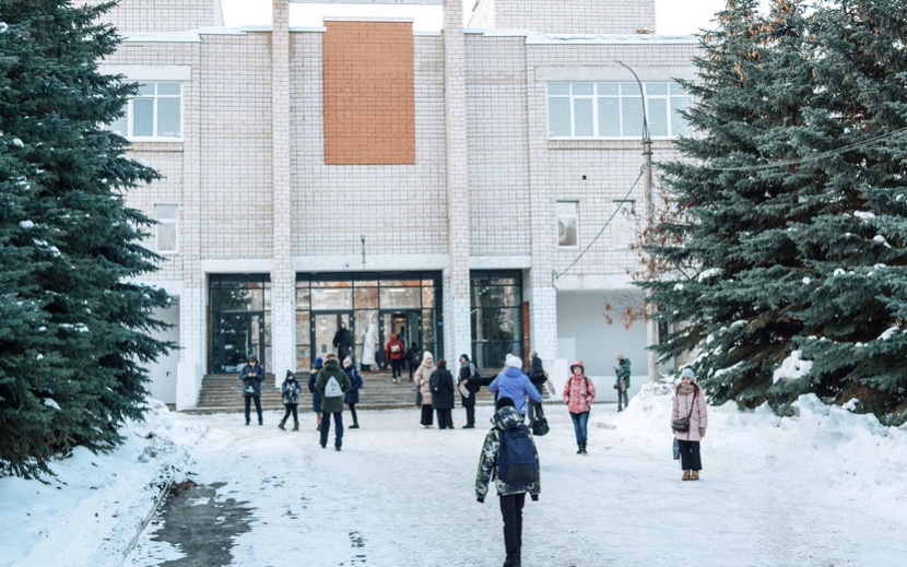 Школа №88 Ижевска вновь приняла учеников. Фото: Маша Бакланова