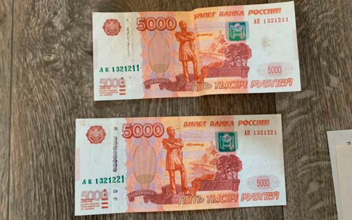 Жительница Перми сбывала фальшивые деньги в Ижевске