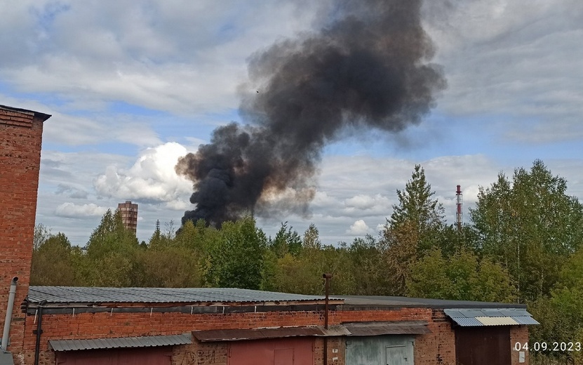 Жители Глазова сообщили о пожаре на Чепецком мехзаводе