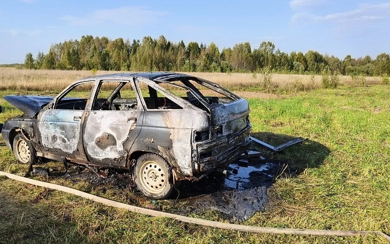 Машина сгорела из-за неосторожной сварки в Удмуртии