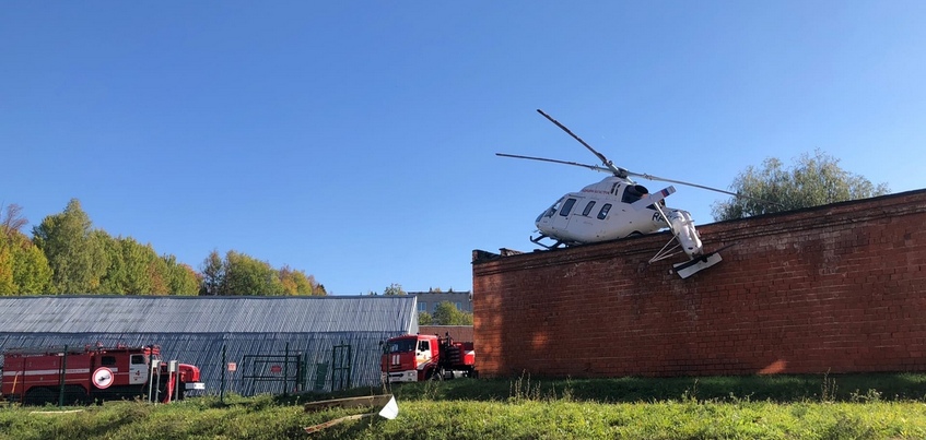 Пациента совершившего жесткую посадку вертолета прооперировали в Ижевске