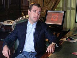 Дмитрий Медведев во время записи сообщения для видеоблога. Фото пресс-службы президента России