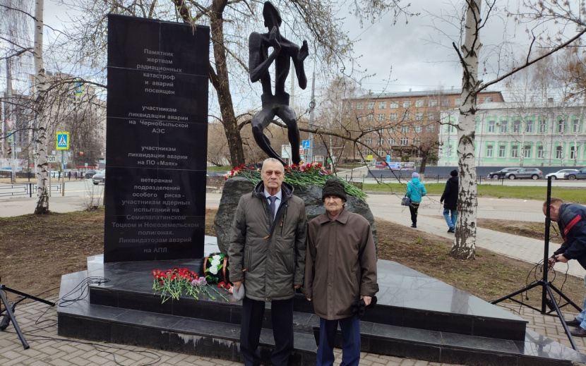 Память жертв чернобыльской катастрофы почтили в Ижевске. Фото: Татьяна Трушкова