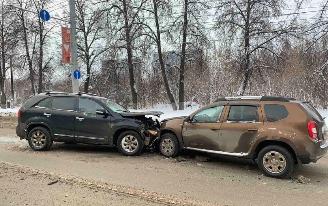 Четыре машины столкнулись в центре Ижевска