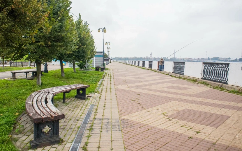 Переполненные автобусы, выламывание школьных заборов и высокие цены на курицу: что обсуждают ижевчане в социальных сетях 4 сентября