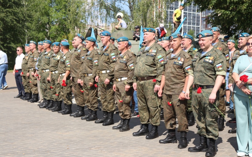 День ВДВ отметили в Ижевске. Фото: Александра Рыбалкина