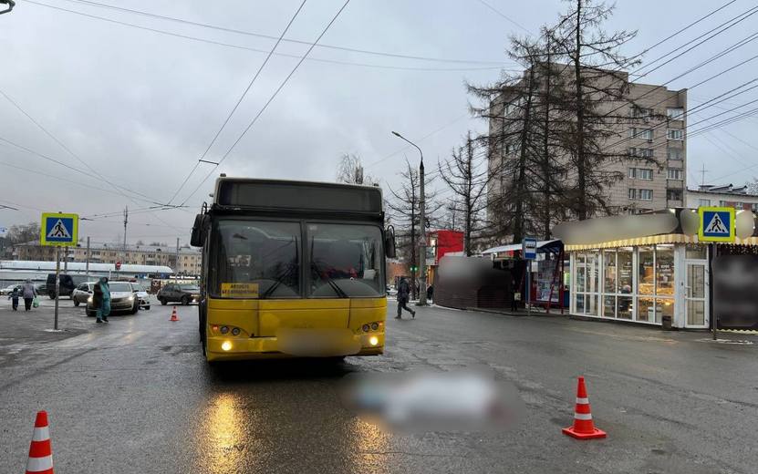 Водитель автобуса насмерть сбила женщину в гор. Металлургов в Ижевске