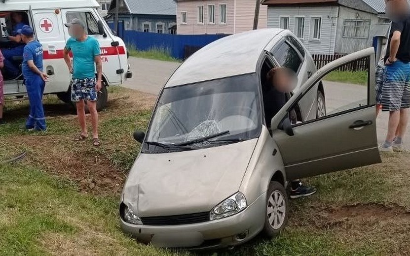 Водитель легковушки сбил мать и ребенка в Удмуртии
