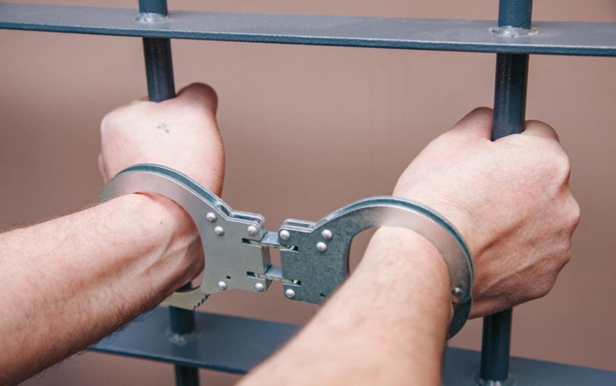 Жителя Удмуртии наказали за нападение на полицейских