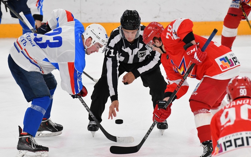 Хоккейная «Ижсталь» стала последней на турнире в Оренбурге