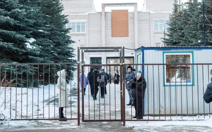 Фотофакт: школа №88 в Ижевске вновь приняла своих учеников