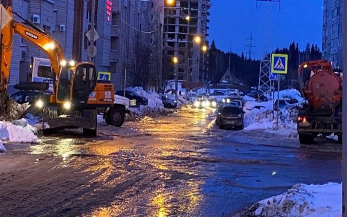 В Ижевске произошел порыв водопровода в районе трех улиц