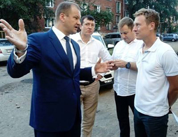 Председатель Гордумы Ижевска Олег Гарин прокомментировал ситуацию с ремонтом двора на улице Репина
