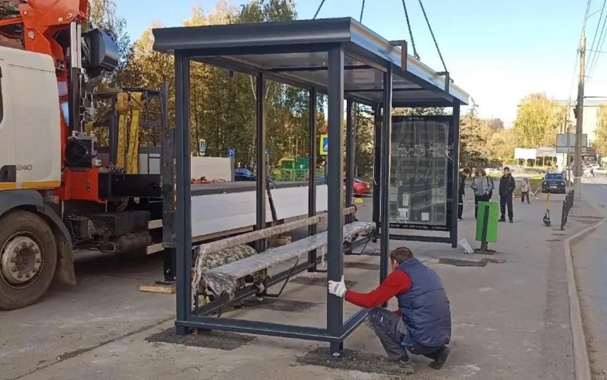 Новые остановочные павильоны установили на ул. Горького в Ижевске