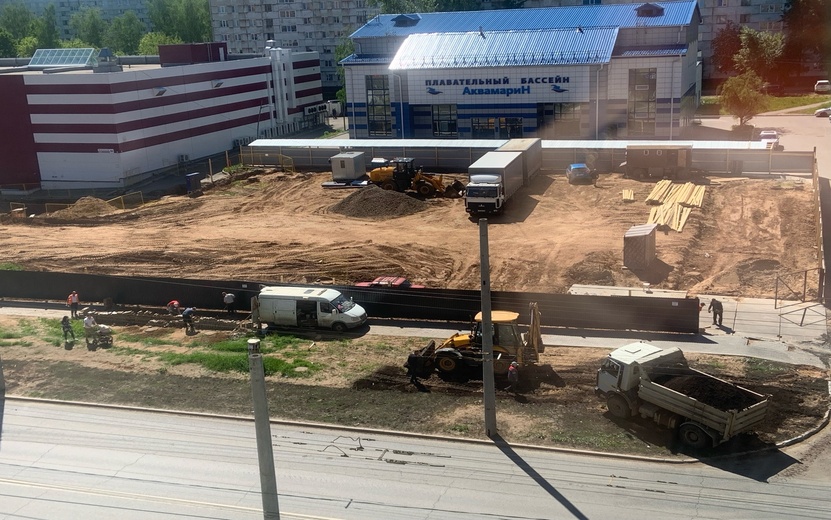 Есть вопрос: что строят на улице Ворошилова рядом с ТЦ «Гранат»?