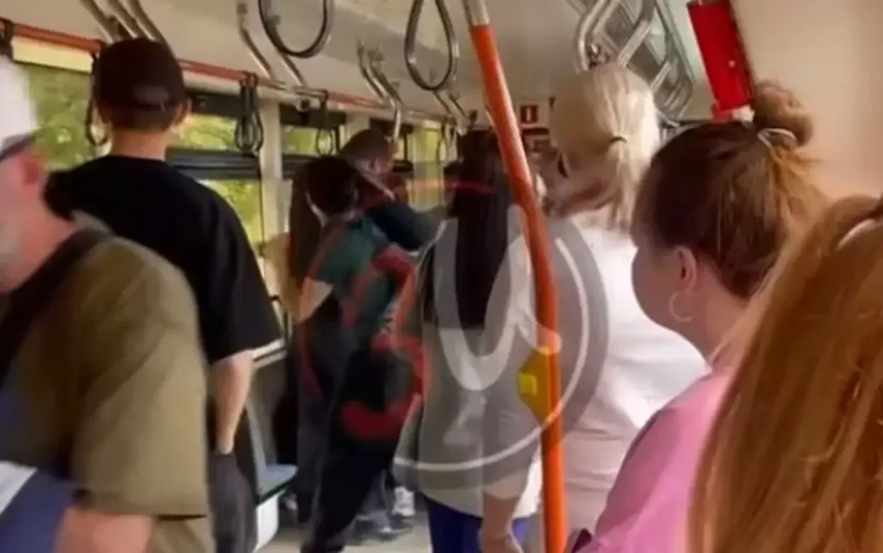 Трех подростков будут судить в Ижевске за хулиганство в трамвае
