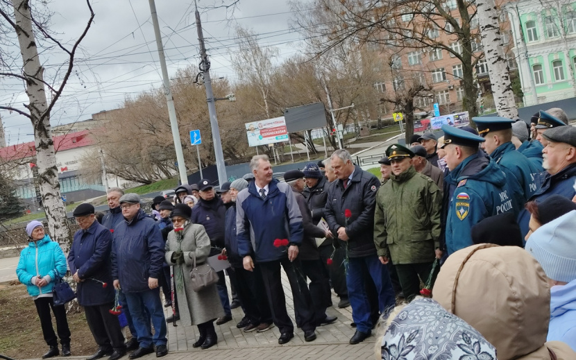 Память жертв чернобыльской катастрофы почтили в Ижевске. Фото: Татьяна Трушкова