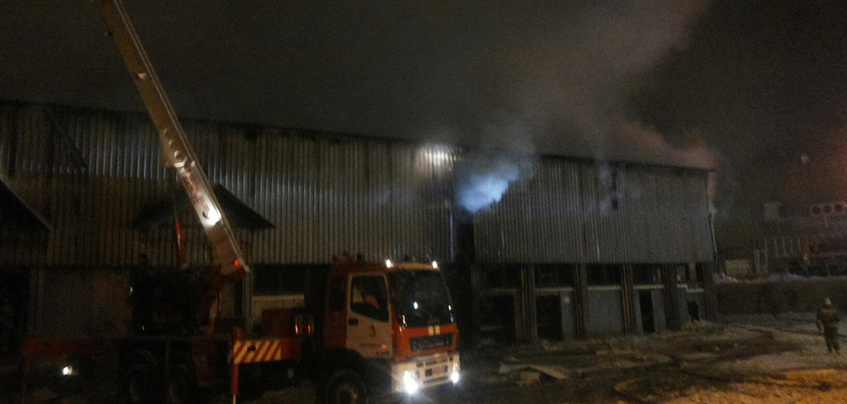 Причиной пожара на складе в Ижевске могла стать неисправная проводка