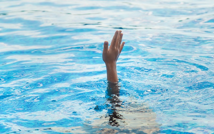 Чуть не утонувшего в реке Варали в Удмуртии мужчину вывели из комы