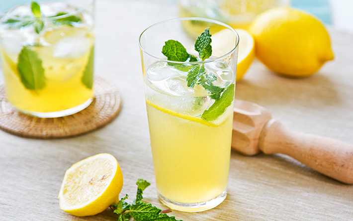 Травяной лимонад: полезная альтернатива сладким газировкам
