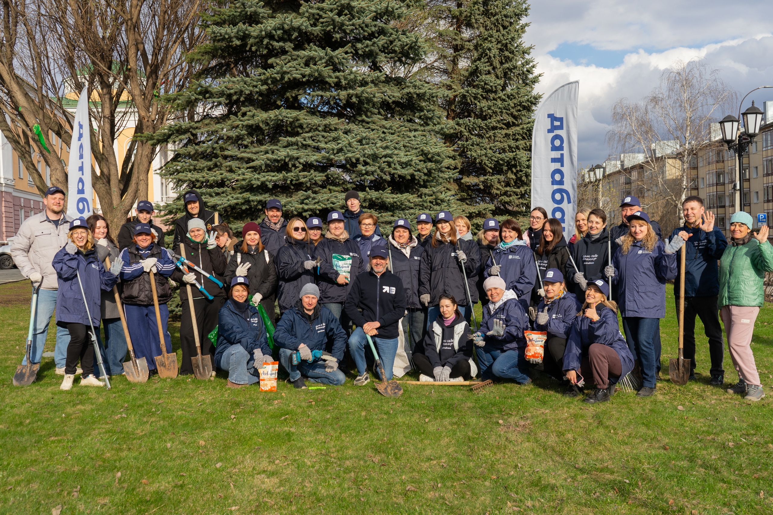 Датабанк преобразил яблоневую аллею в Ижевске