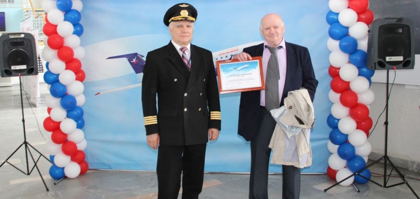 100-тысячным пассажиром «Ижавиа» с 2017 года стал известный профессор Юрий Слонимский