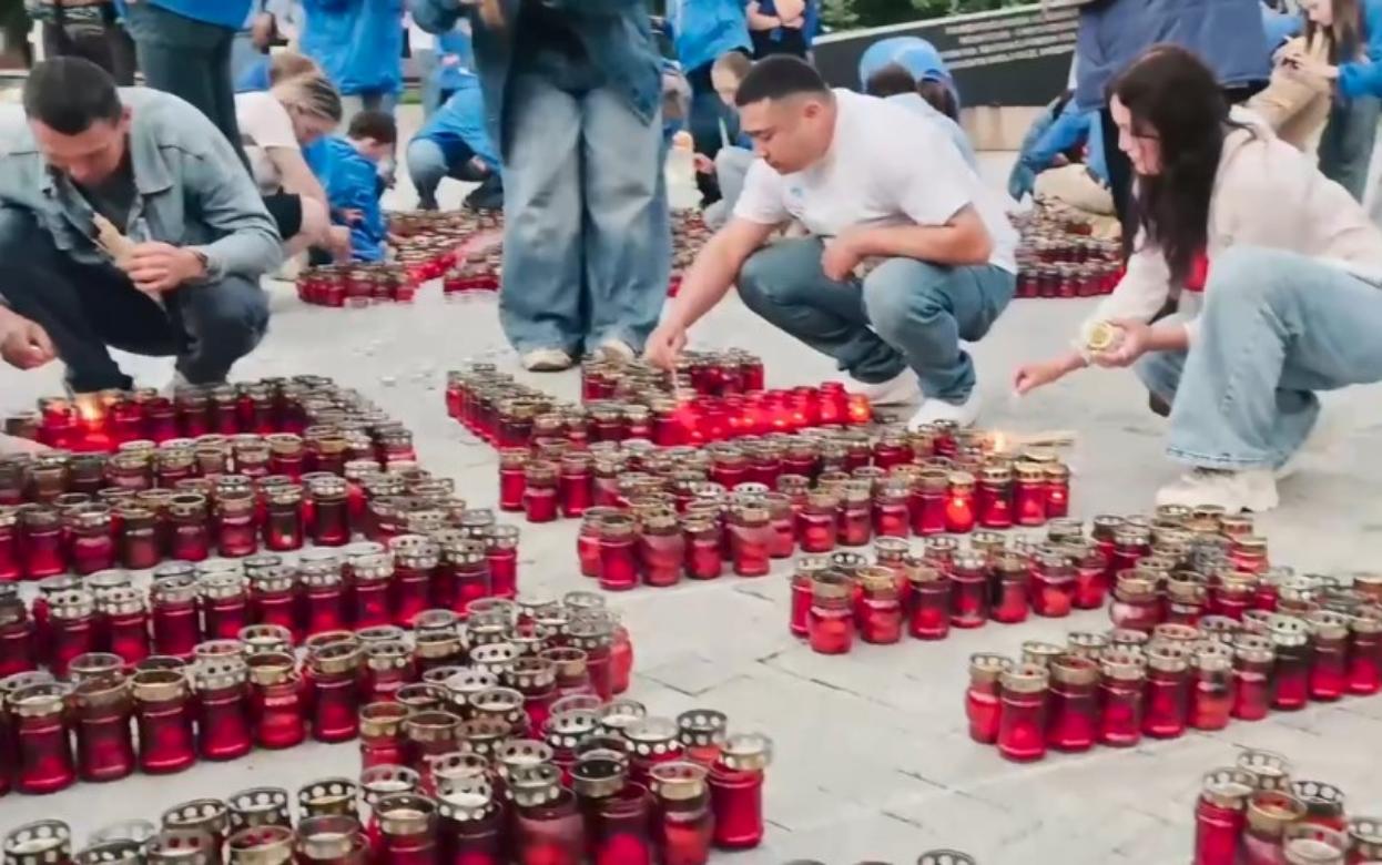 10 тыс. свечей зажгли в Ижевске в честь Дня памяти и скорби