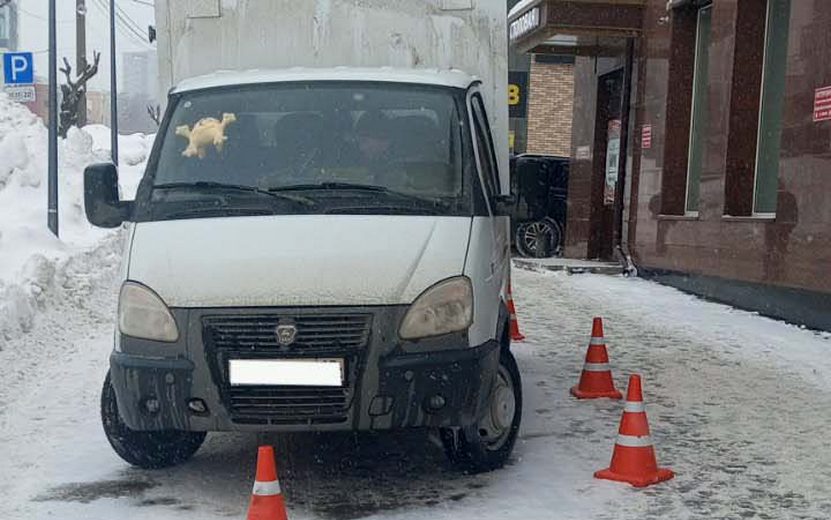 Водитель «Газели» сбил пенсионерку на тротуаре в Ижевске