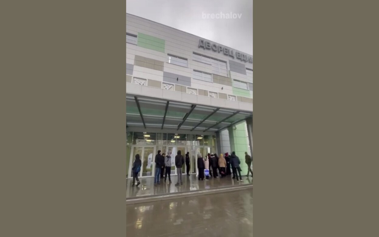 Путин и Бречалов дали старт работе нового Дворца единоборств в Ижевске