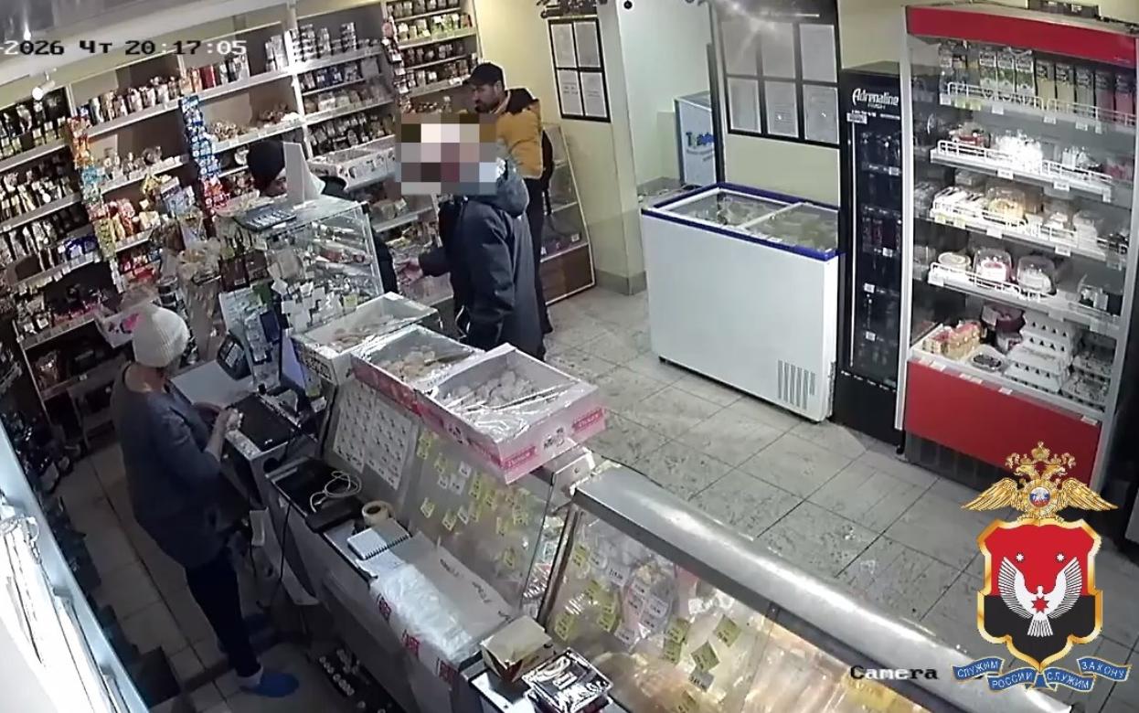 Жителю Ижевска сломали нос у магазина на 30 лет Победы за отказ угостить спиртным
