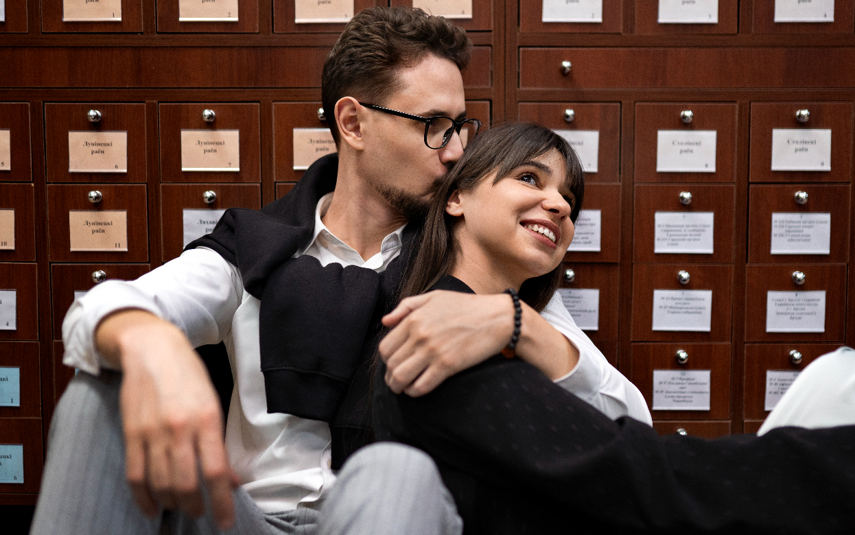 Сбежавший хорек, пьяный клиент и потеря невинности: истории ижевчан, как они встретили любовь на работе