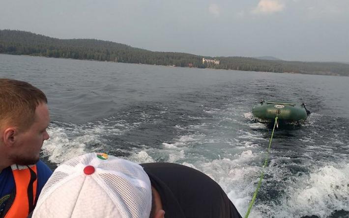 Трех жителей Ижевска спасли на озере в Челябинской области