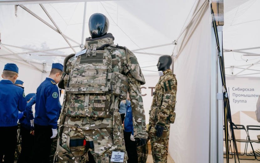 Выставка военной техники на Центральной площади Ижевска. Фото: Маша Бакланова