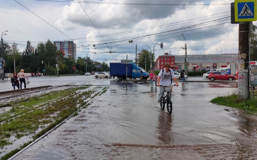 Очередной потоп в Ижевске. Фото: Маша Бакланова