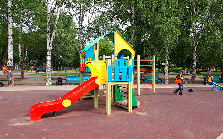 Не по ГОСТу:  обошли детские площадки Ижевска и нашли опасные