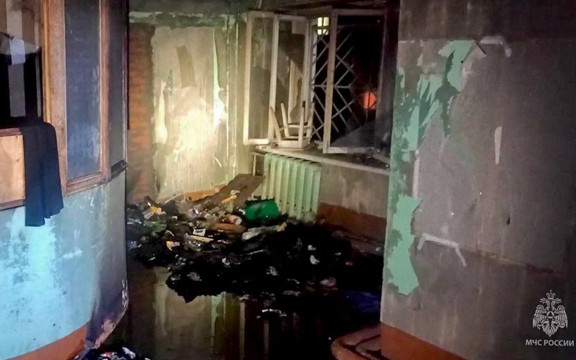 Трех маленьких детей спасли из горящего дома в Удмуртии
