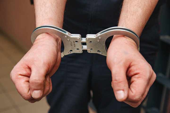24-летнего мужчину осудят за нападение на полицейского в Ижевске