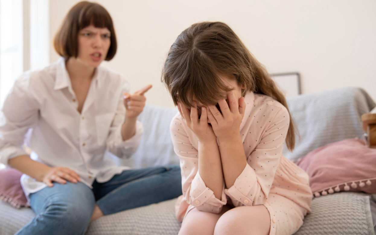 «Ты меня до инфаркта доведешь!»: вредные советы, как вырастить из ребенка токсика