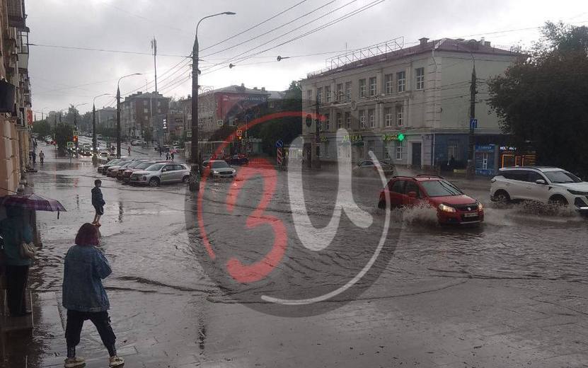 Видеофакт: Ижевск вновь затопило во время ливня