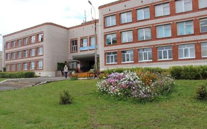 Более 460 человек эвакуировали из 89-й школы в Ижевске