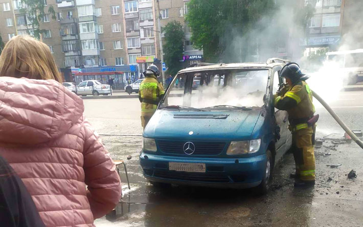 Причиной возгорания фургона в Ижевске стала включенная газовая плитка