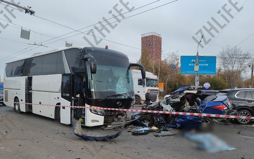 В ДТП на Удмуртской в Ижевске погибли три пенсионера и молодая девушка, возбуждено дело