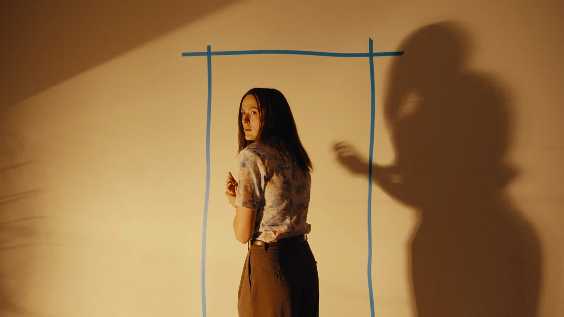 Трейлер к фильму «Закулисье реальности» (18+)