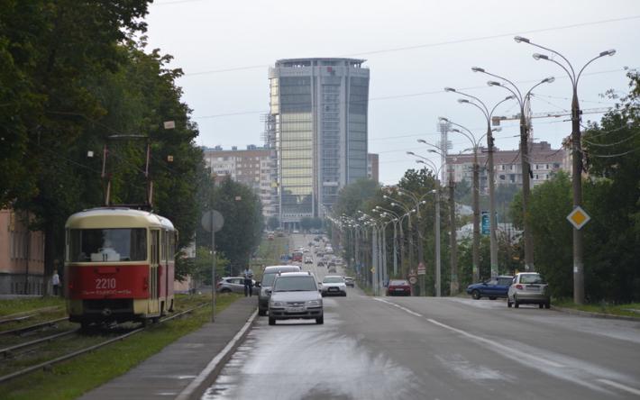 Власти Ижевска обязали отремонтировать улицу Орджоникидзе