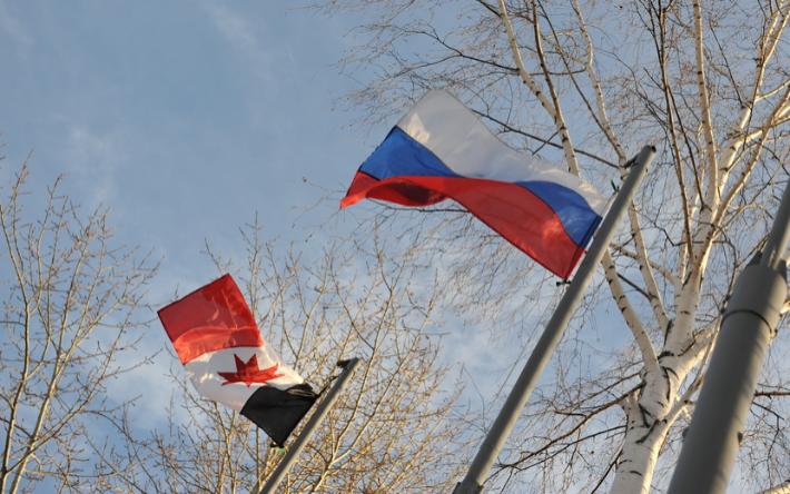 Стандарт поднятия флага для школ разработали в России