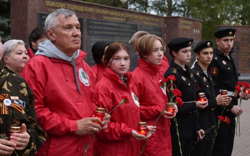 Акция «Свеча Памяти» в Ижевске. Фото: пресс-служба главы и правительства Удмуртии