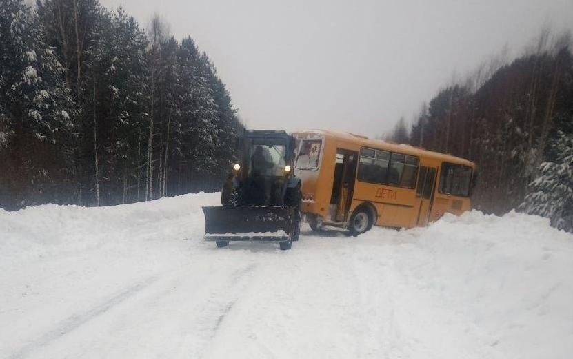 Школьный автобус попал в ДТП в Удмуртии