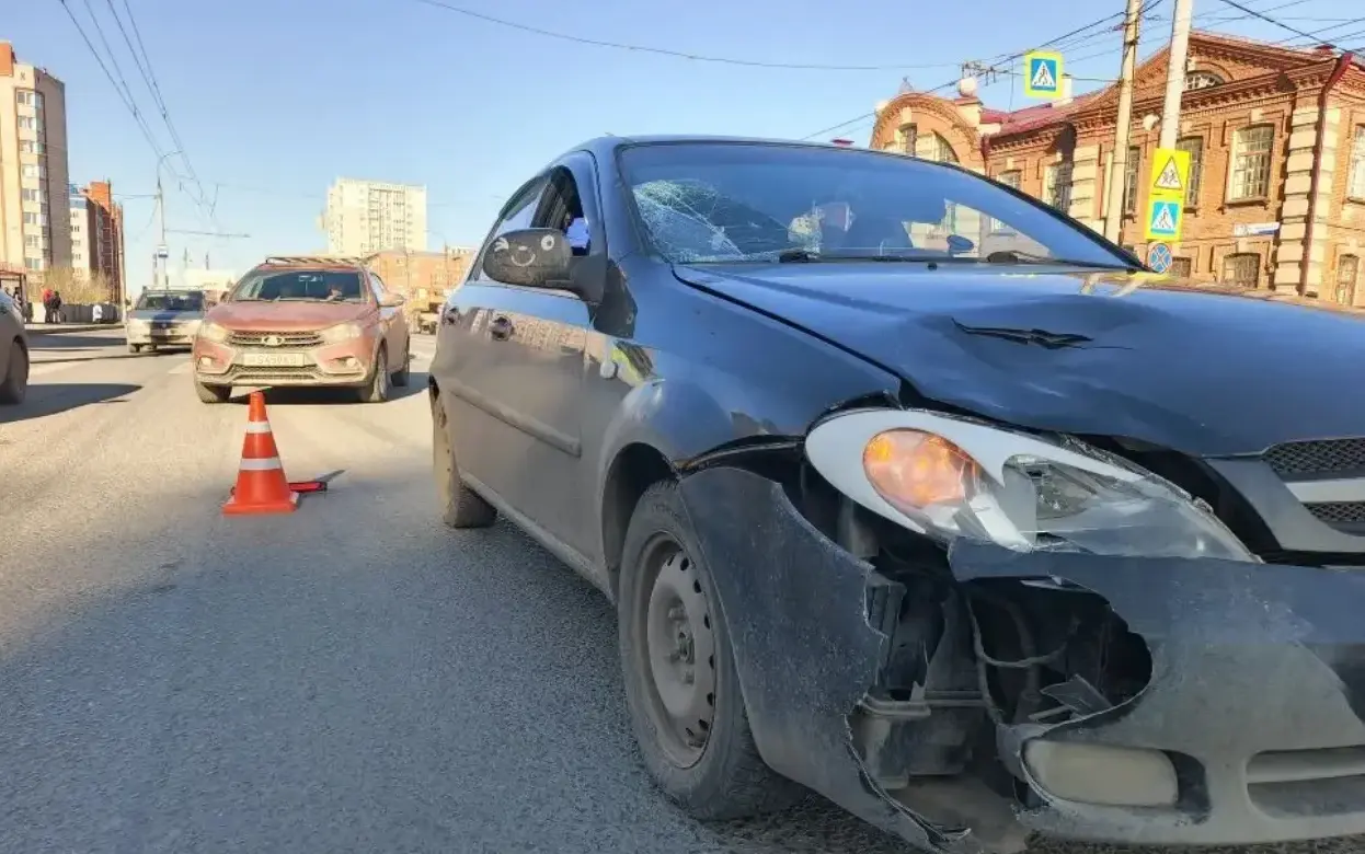Водитель «Шевроле» сбила мужчину на пешеходном переходе в Ижевске