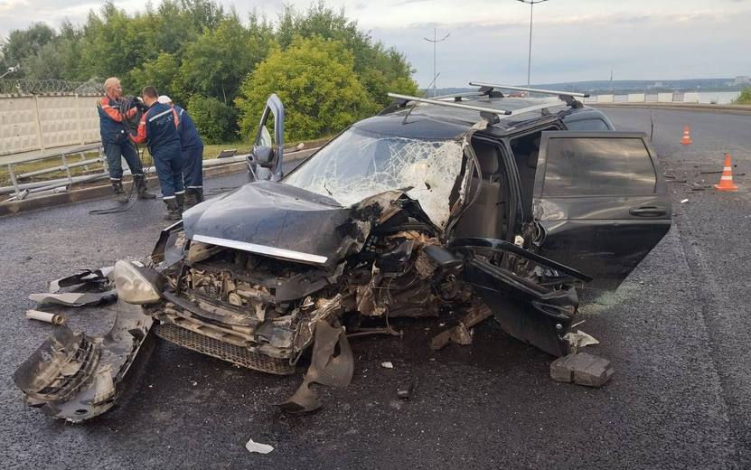 40-летний водитель «Приоры» погиб на набережной Ижевска